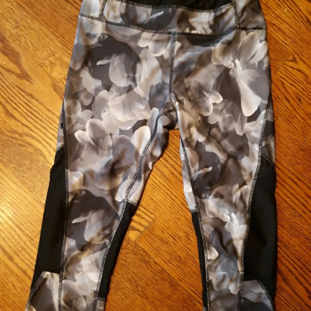 Adore Me leggings (Medium)
